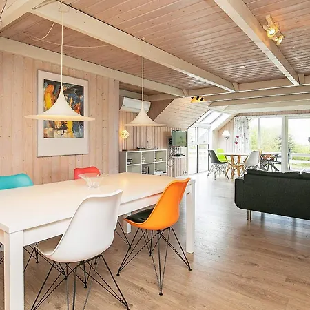 8 Person In Spottrup-by Traum Nyaraló