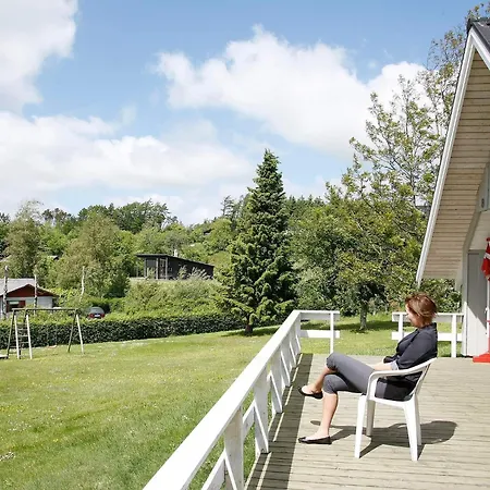 8 Person In Spottrup-by Traum