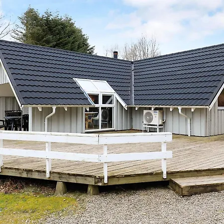 8 Person In Spottrup-by Traum Nyaraló *