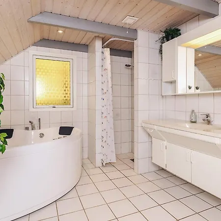Сasa de vacaciones 5 Star In Spottrup *