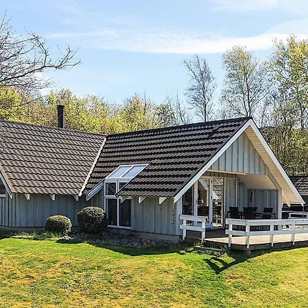 Holiday home 5 Star Holiday Home In Spottrup *